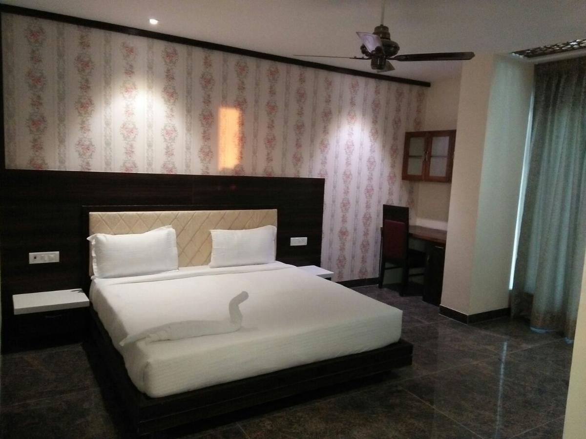 Rewa Residency Hotel Esterno foto